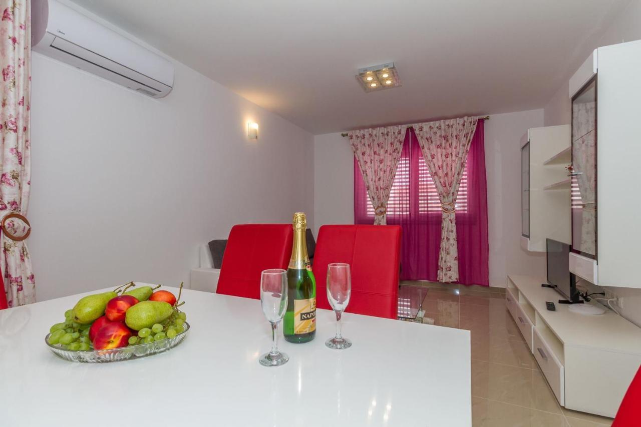 Apartments Villa-Ines Center Vodice Eksteriør billede