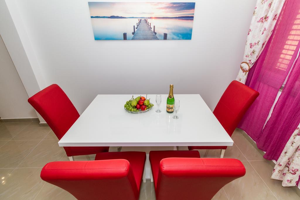 Apartments Villa-Ines Center Vodice Eksteriør billede