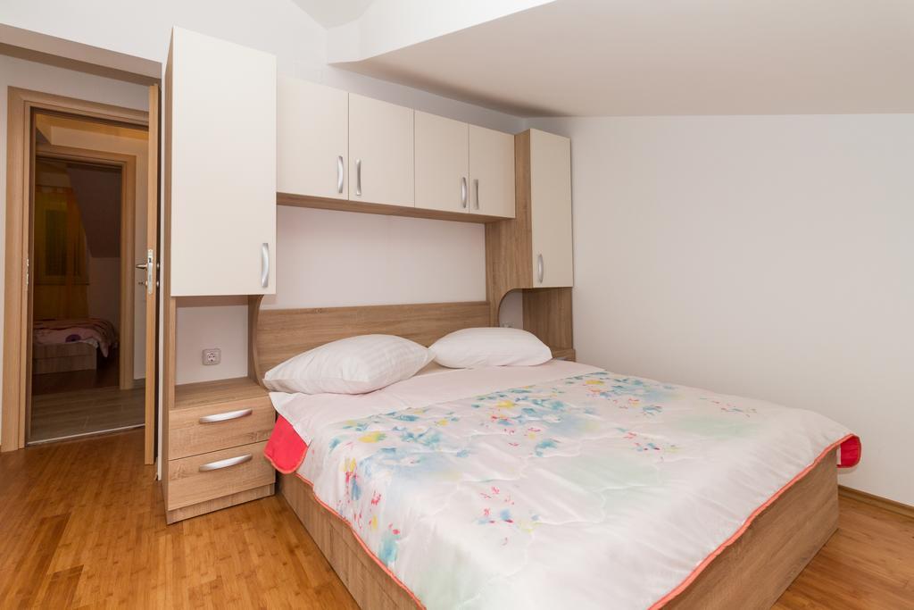 Apartments Villa-Ines Center Vodice Eksteriør billede