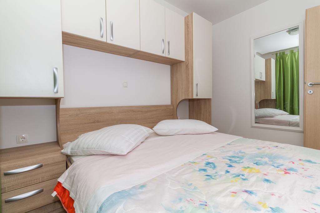 Apartments Villa-Ines Center Vodice Eksteriør billede