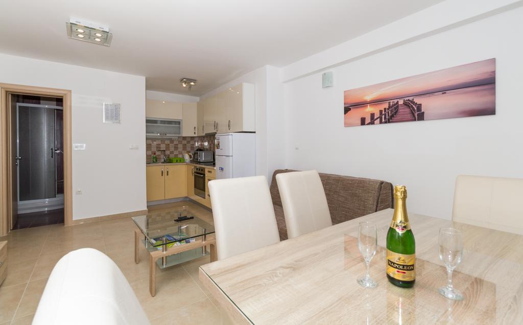 Apartments Villa-Ines Center Vodice Eksteriør billede